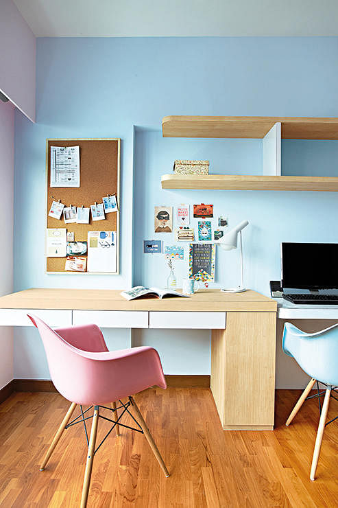 8 Amazing HDB Bedroom Design With Study Table Ideas For Your Home