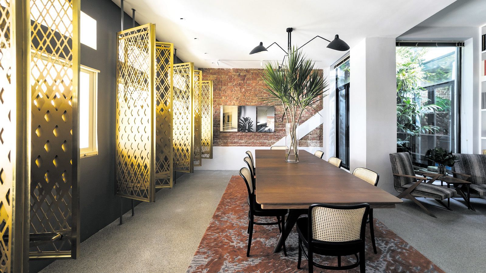 House Tour: Golden brass screens and sash windows frame this Tiong ...