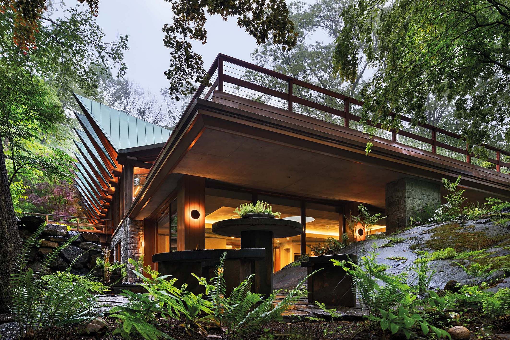 Mid-Century Modern house deep in a forest in Armonk, New York