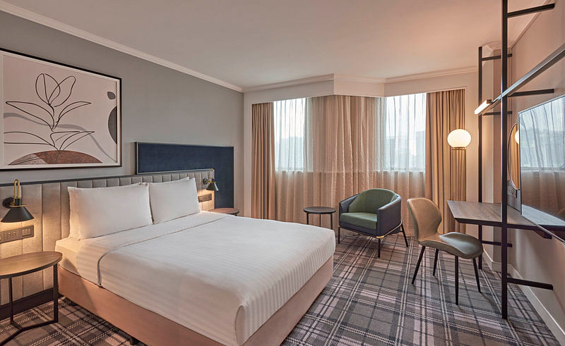 Vibe Hotel Singapore deluxe bedroom