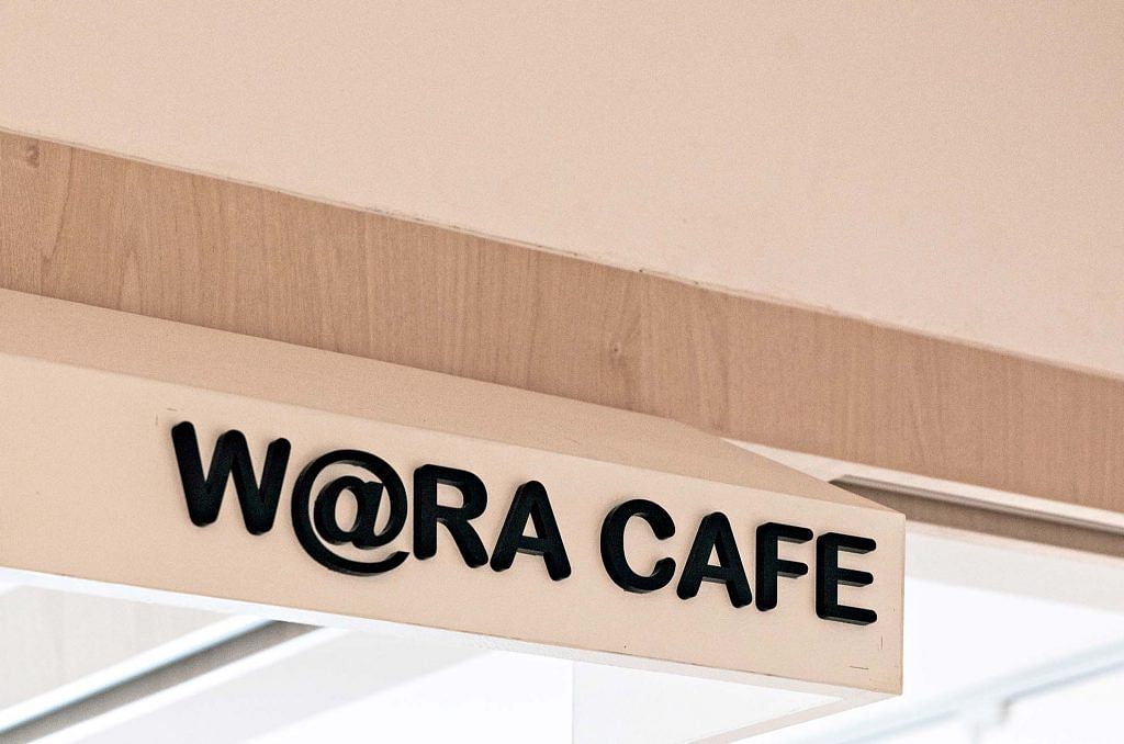 A sign "W@ra cafe"