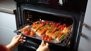 cooking salmon in the oven. Image: Freepik